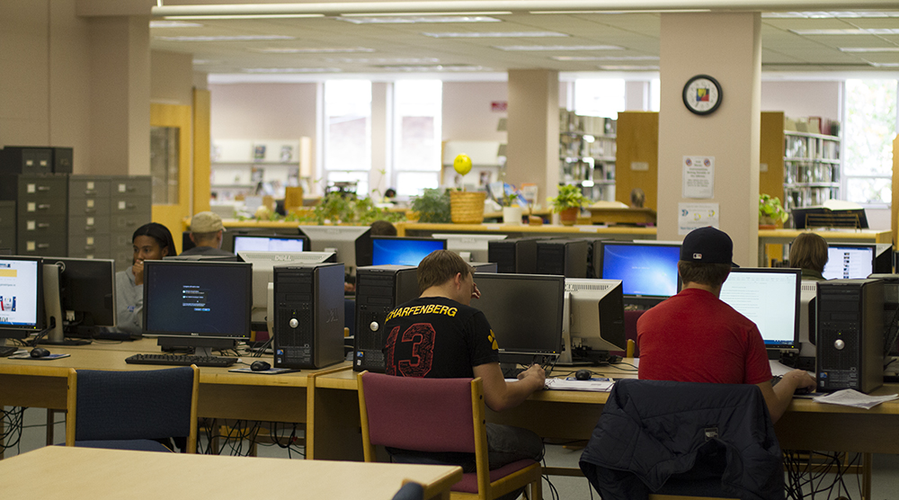 Students studying in Finlandia's Maki Library